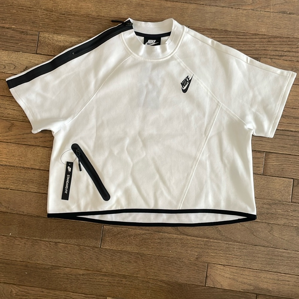 NWT Nike Tech Fleece Crop